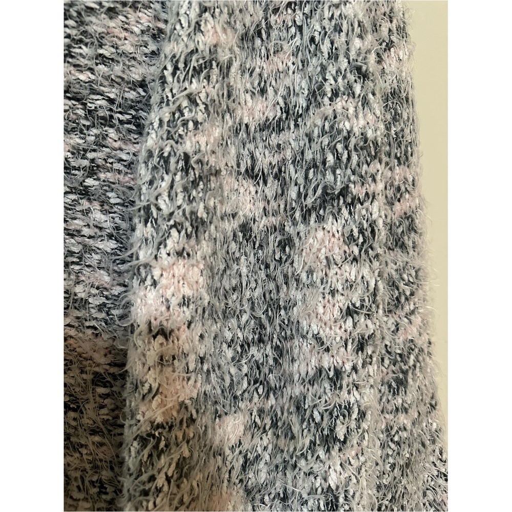 Cozy Winter Absolutely Famous Cardigan L Gray White Fuzzy Open Front Pockets - Picture 6 of 6